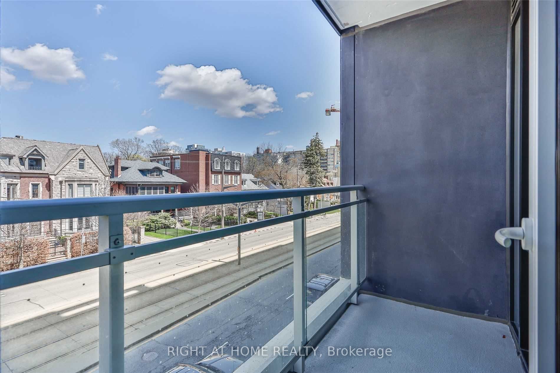 223 St. Clair Ave W, #207