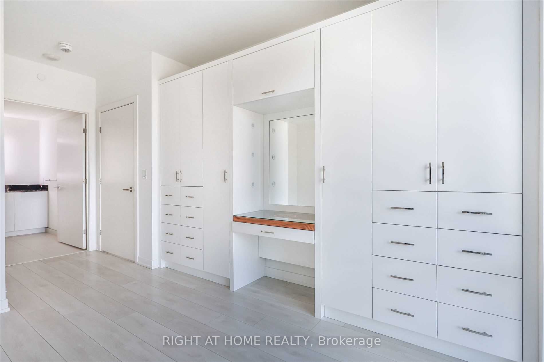 223 St. Clair Ave W, #207