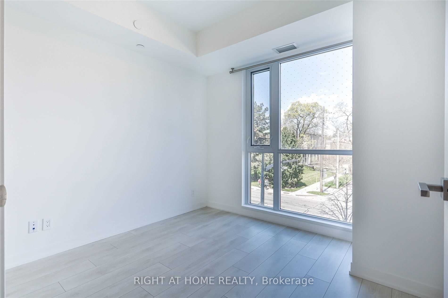 223 St. Clair Ave W, #207