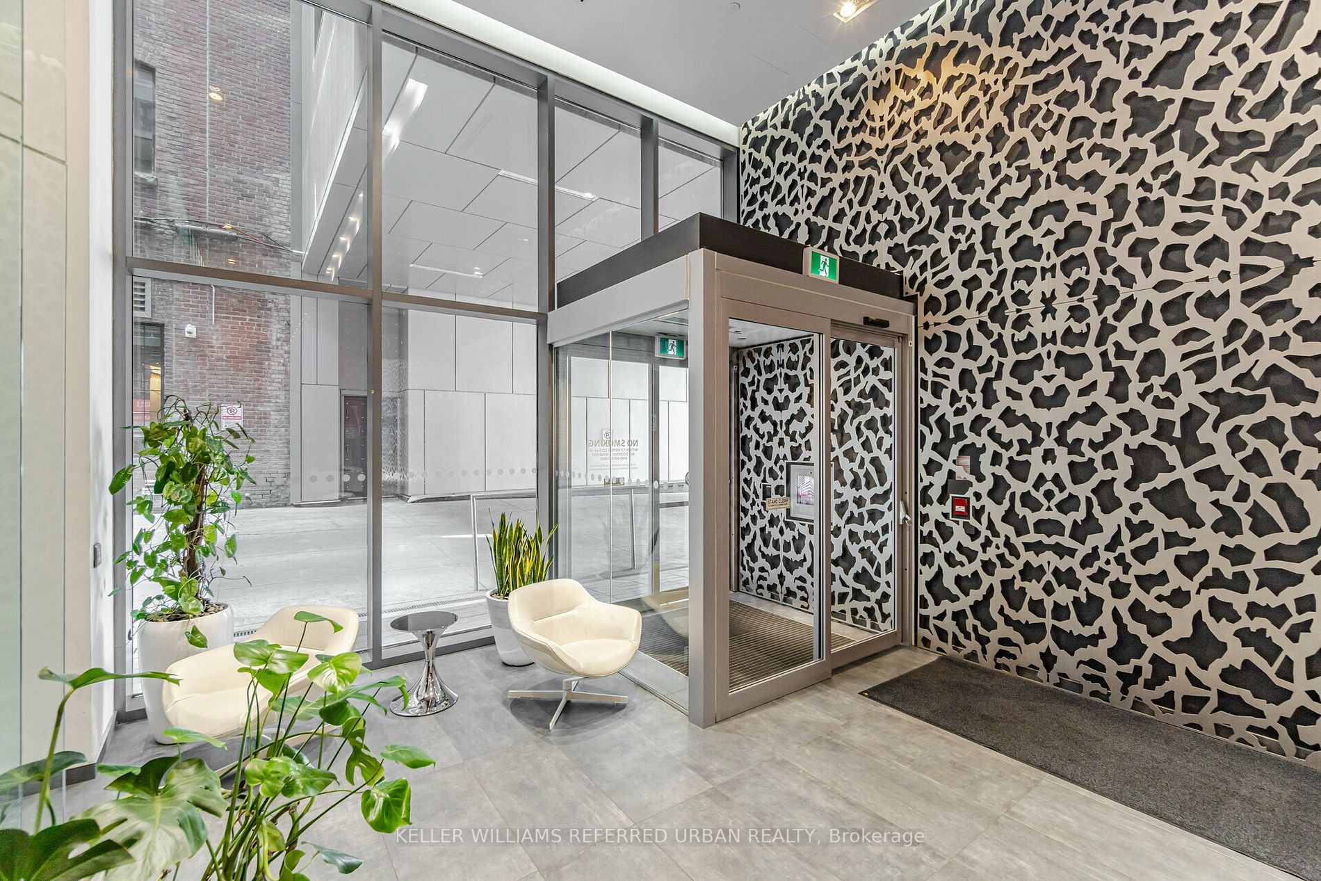 60 Colborne St, #204
