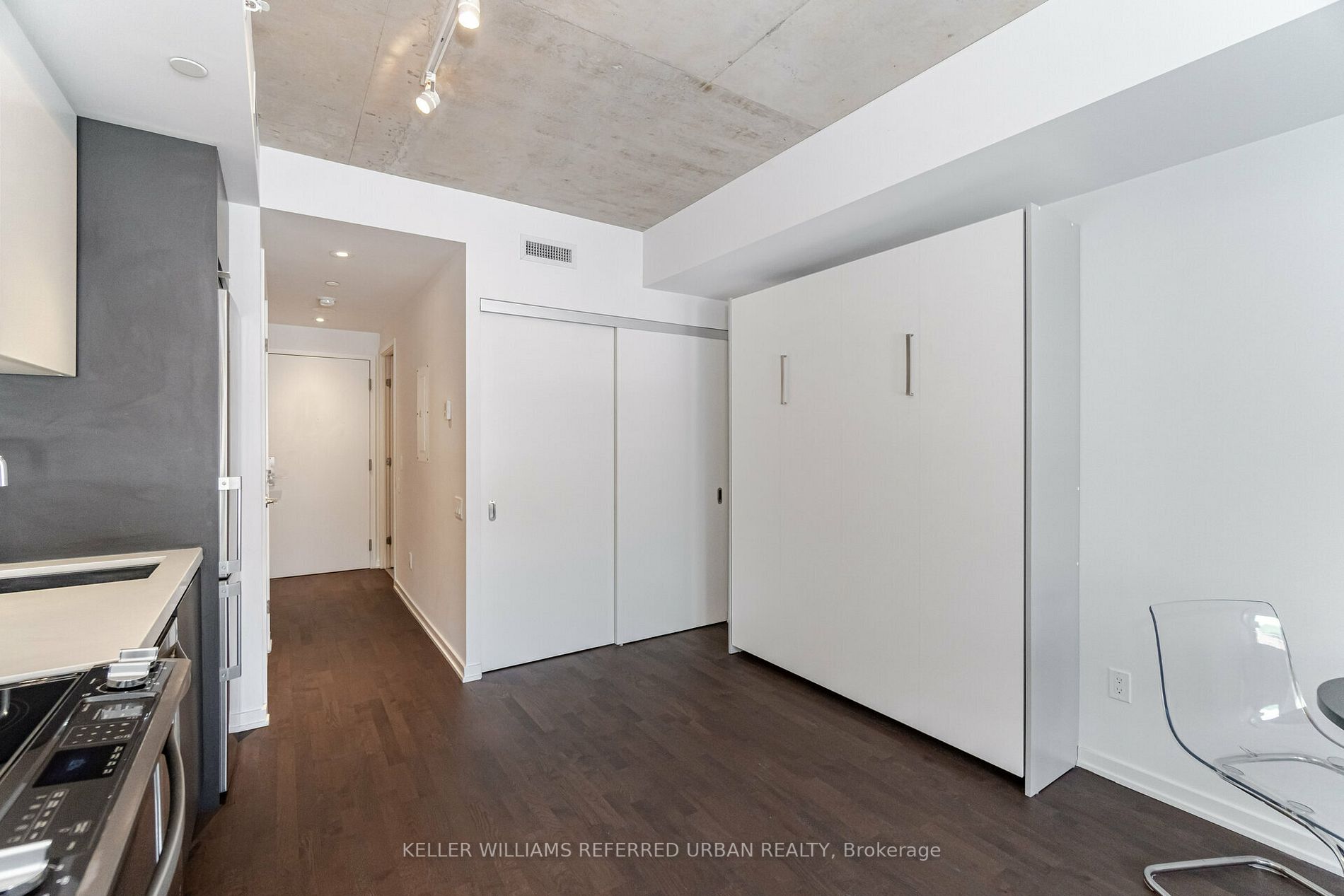 60 Colborne St, #204