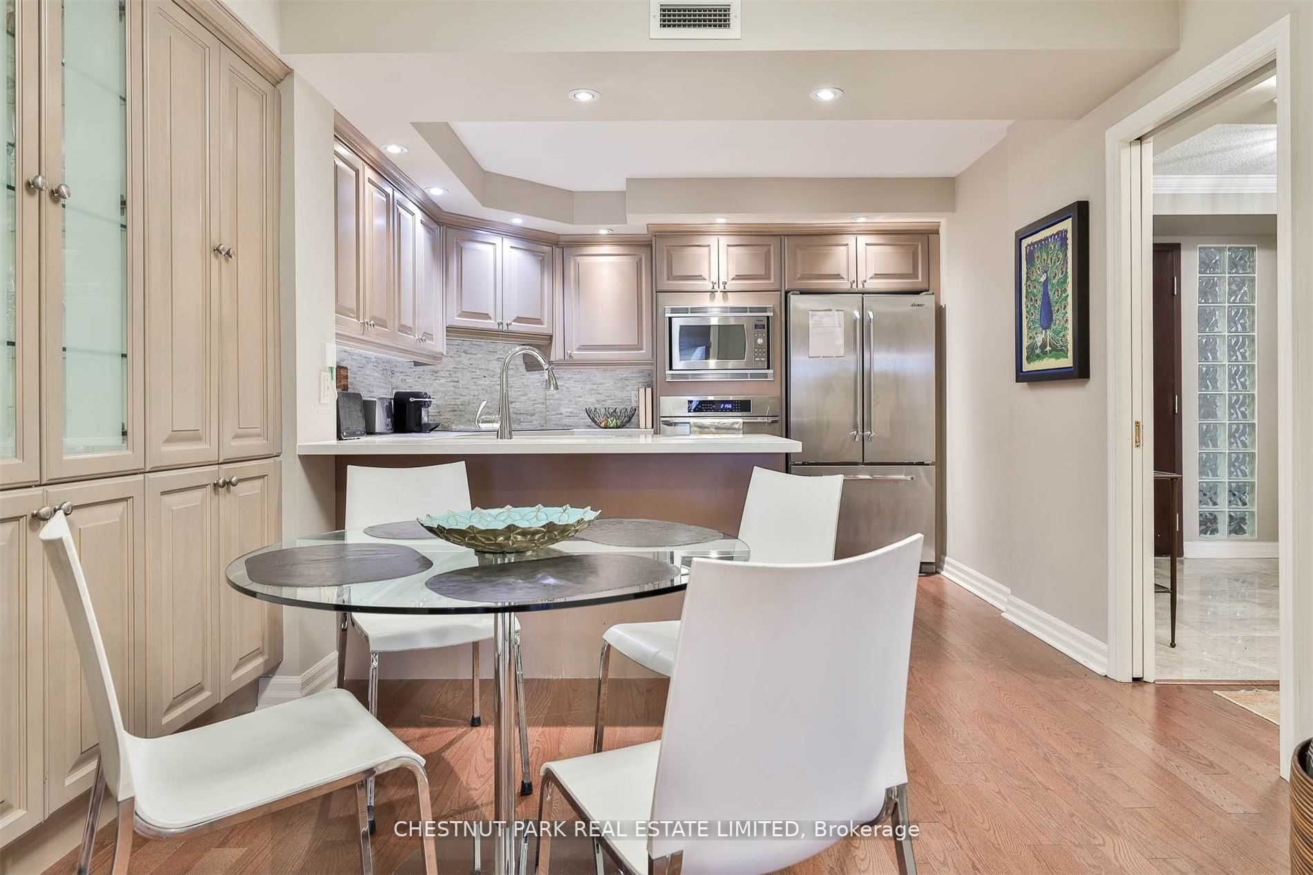 2727 Yonge Street, #711