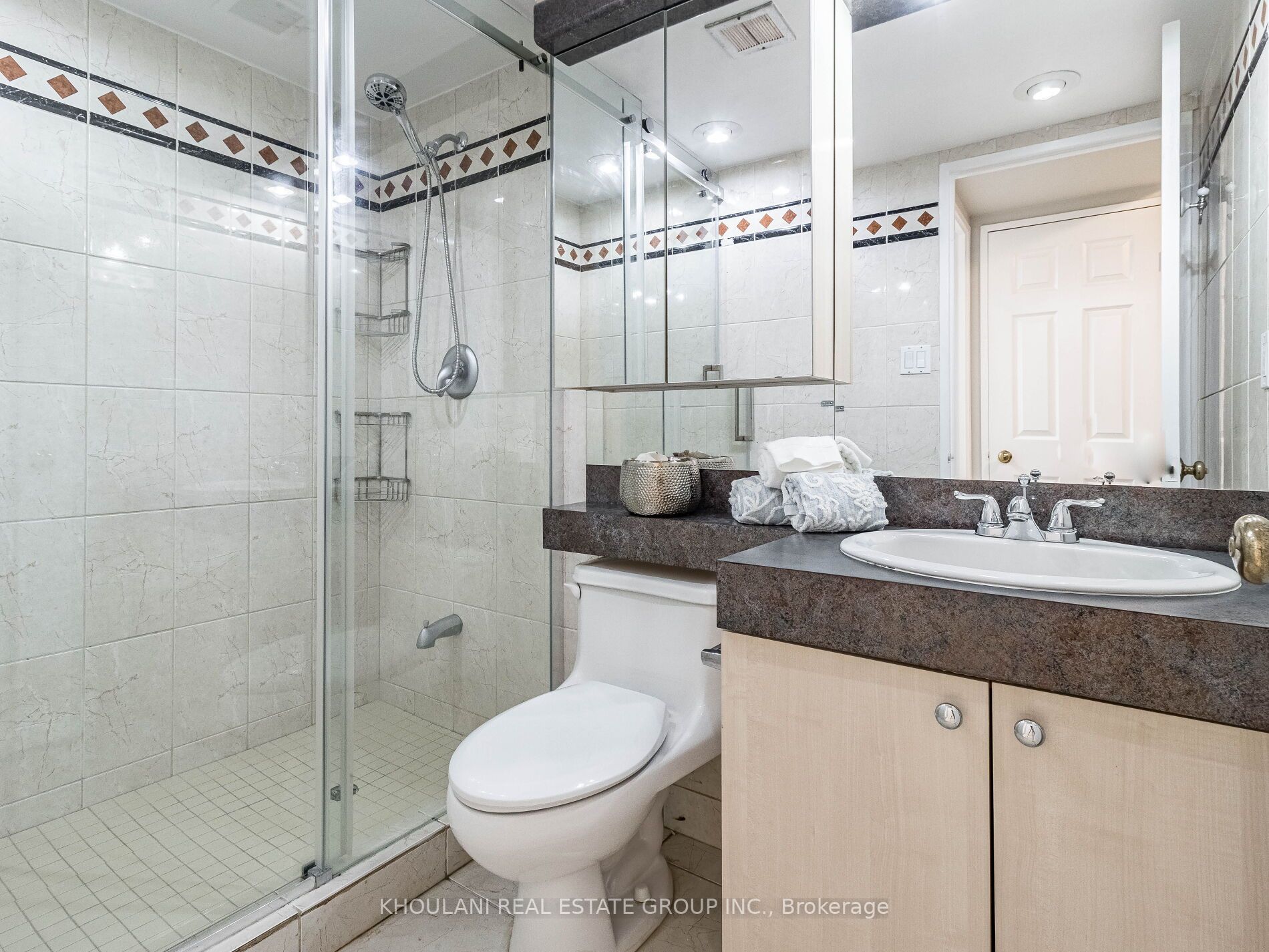280 Simcoe St, #709