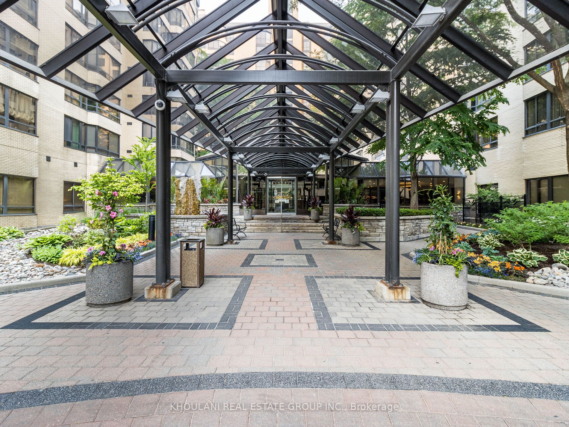 280 Simcoe St, #709