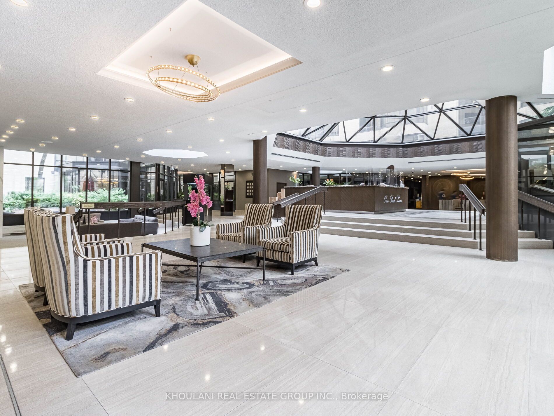 280 Simcoe St, #709