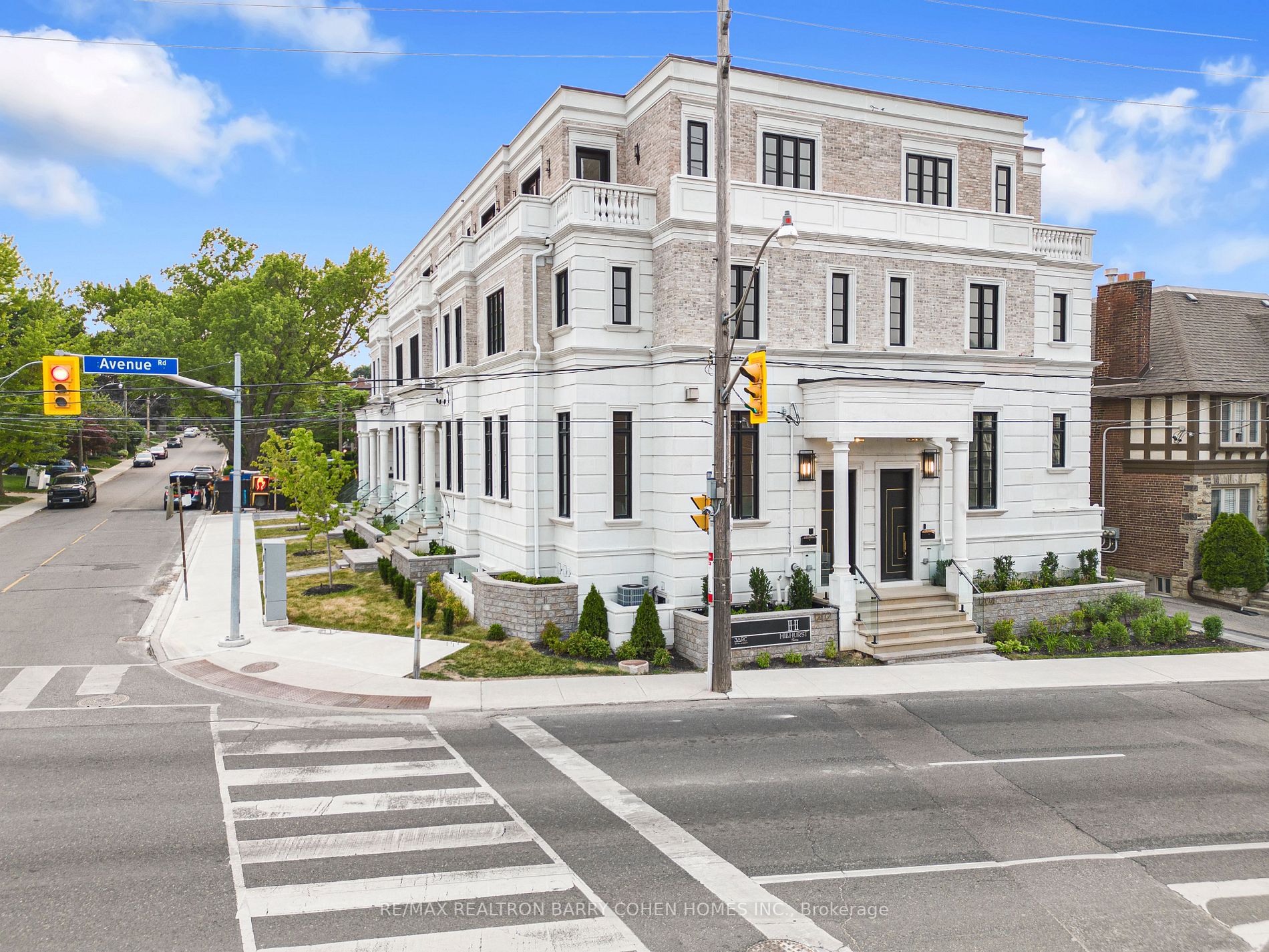 1204 Avenue Road