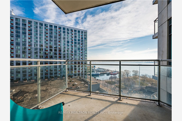 410 Queens Quay W, Toronto