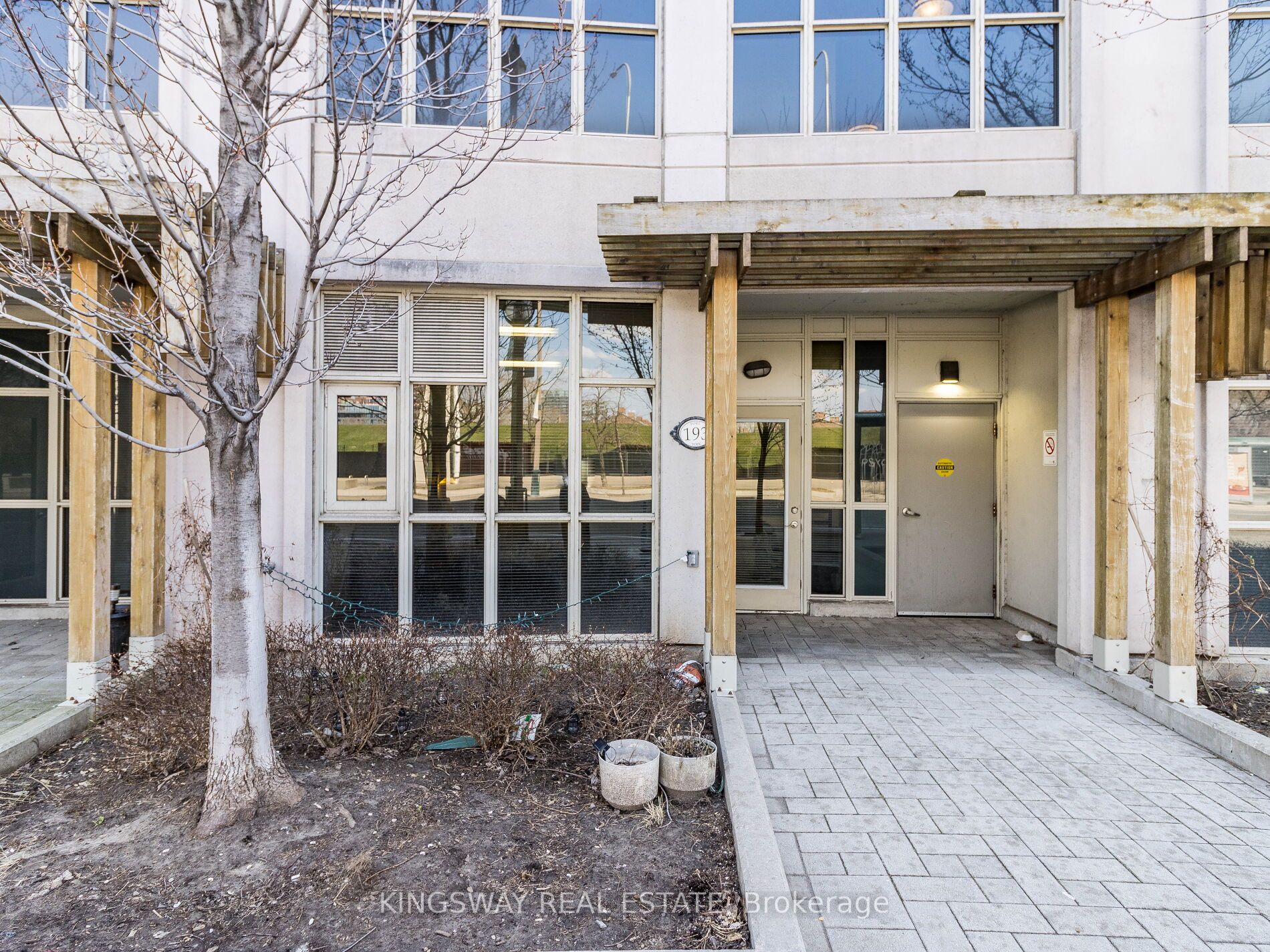 35 Bastion St, #119