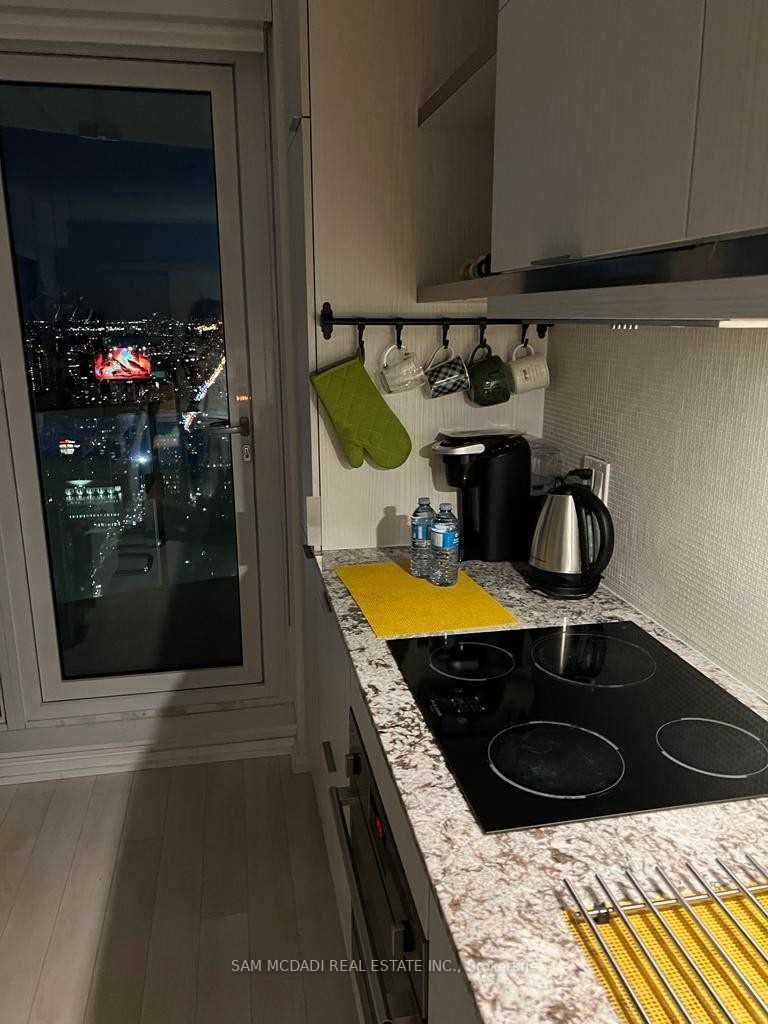 197 Yonge St, #5409