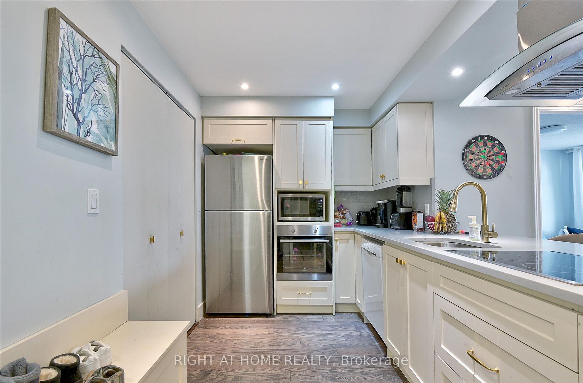 5418 Yonge Street, #901