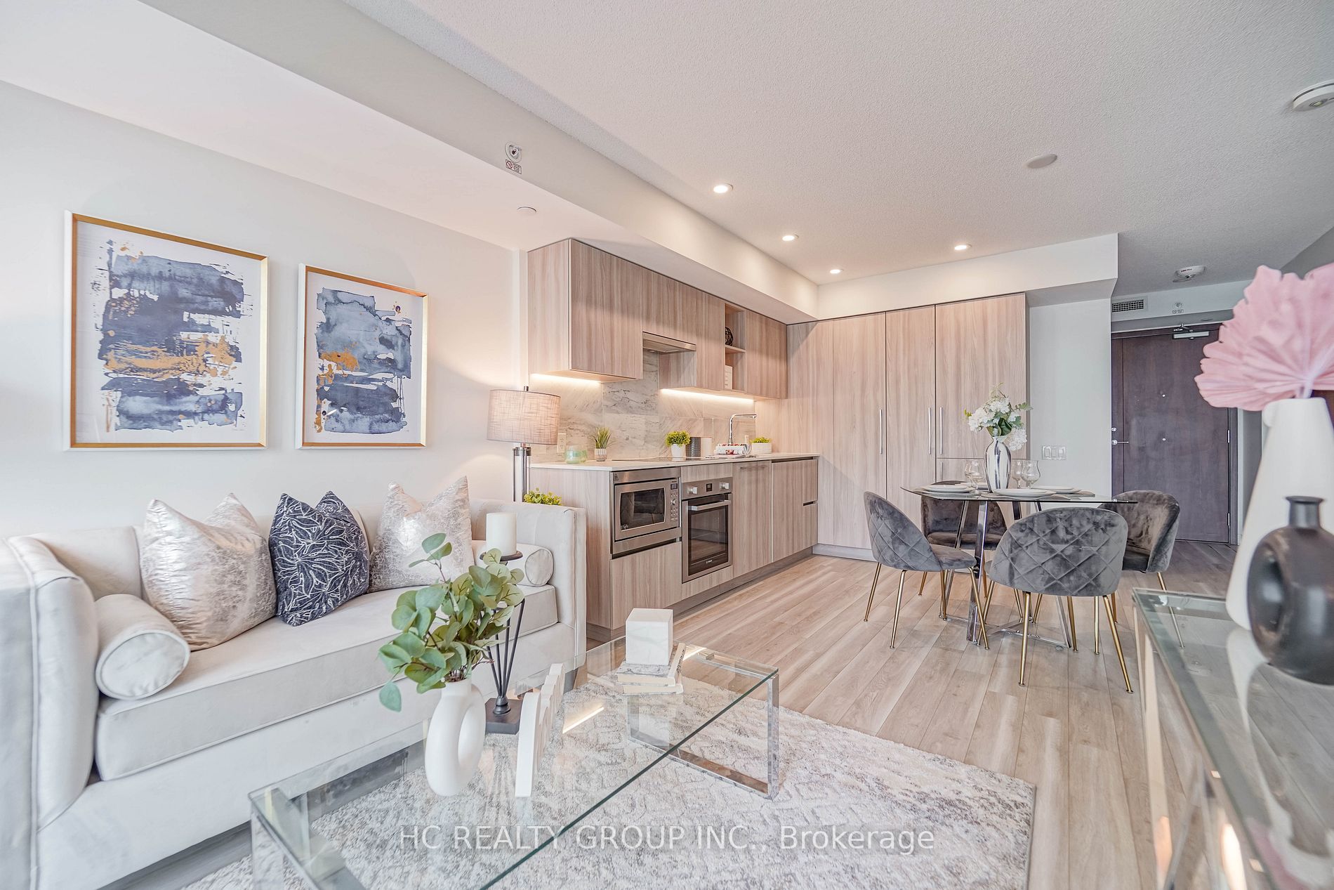 19 Bathurst St, #709