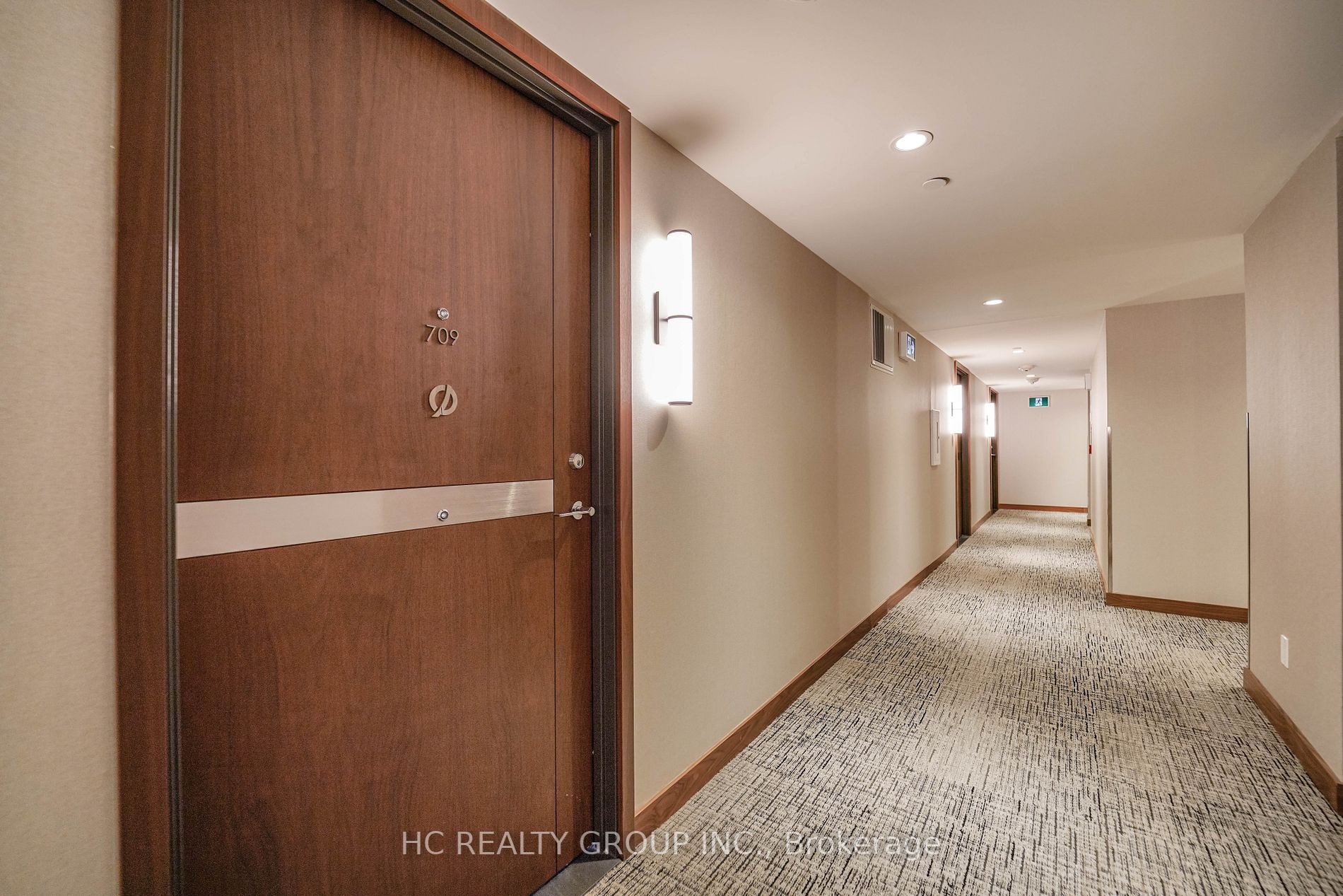 19 Bathurst St, #709