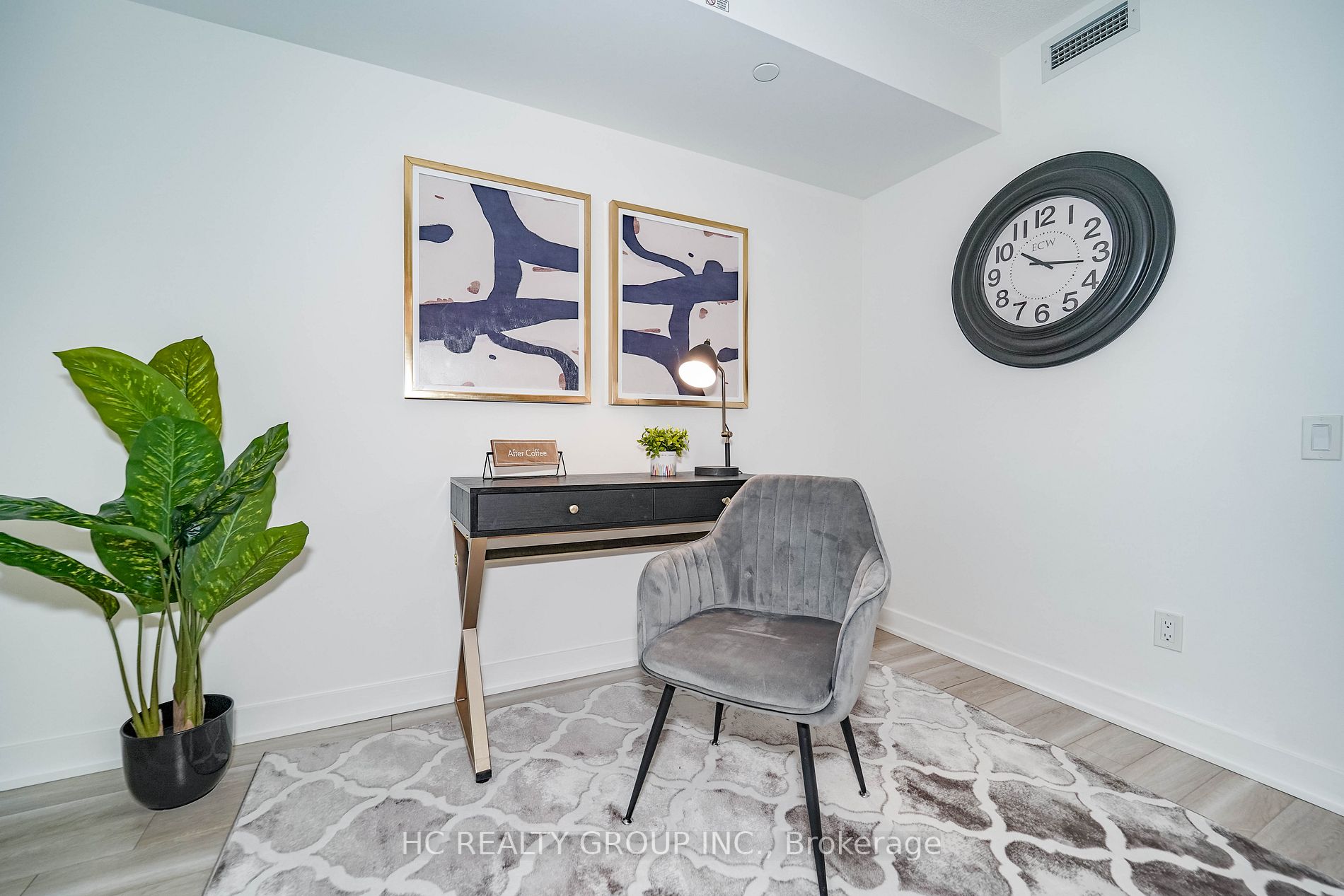 19 Bathurst St, #709