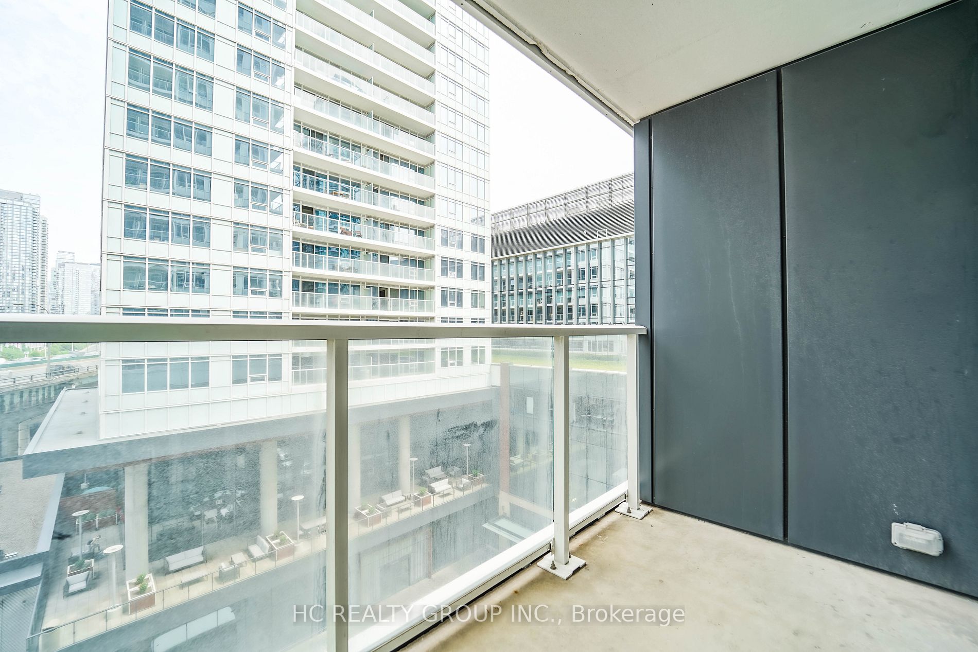 19 Bathurst St, #709