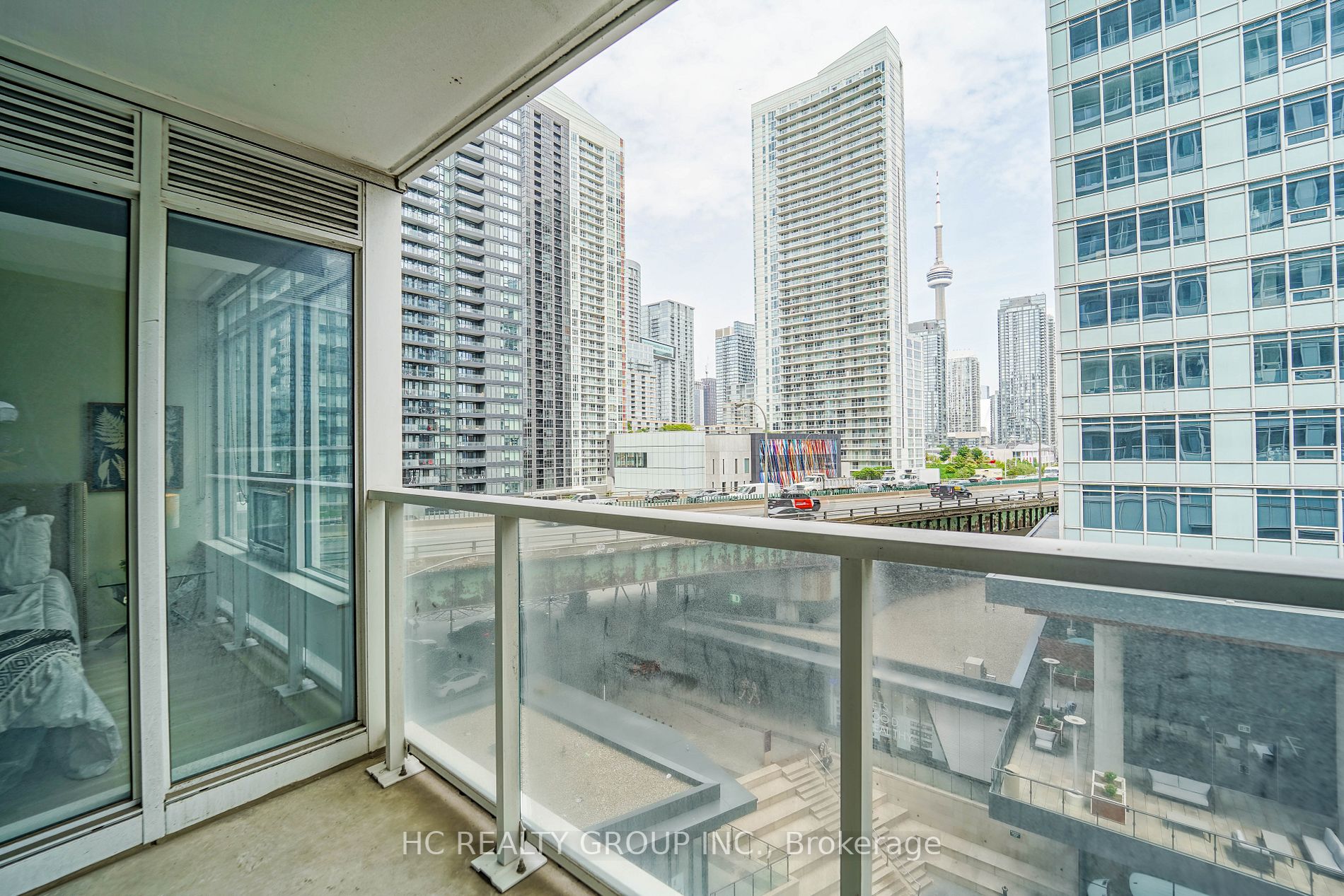 19 Bathurst St, #709