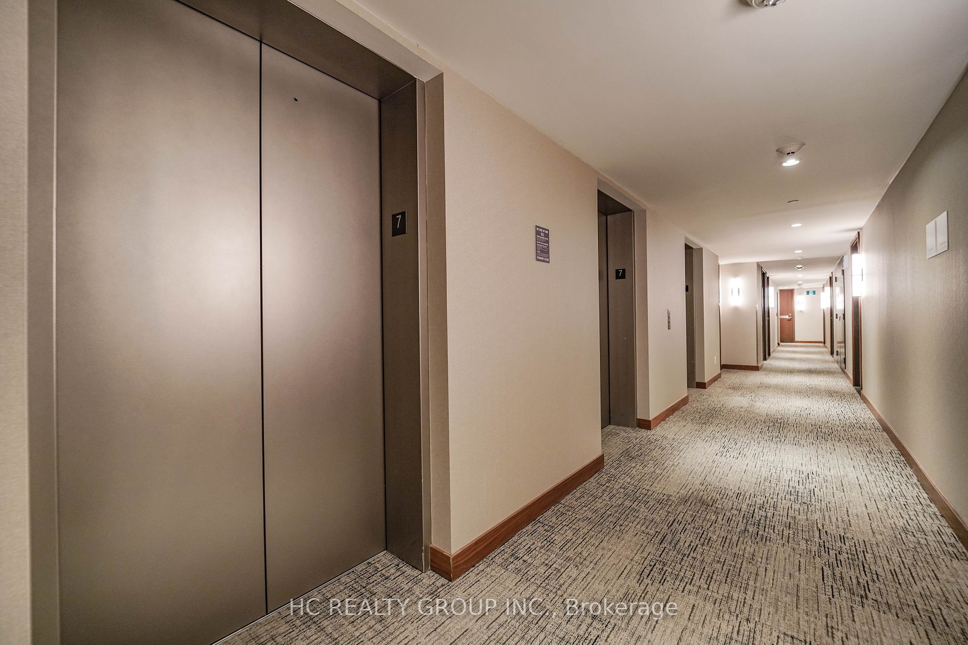 19 Bathurst St, #709