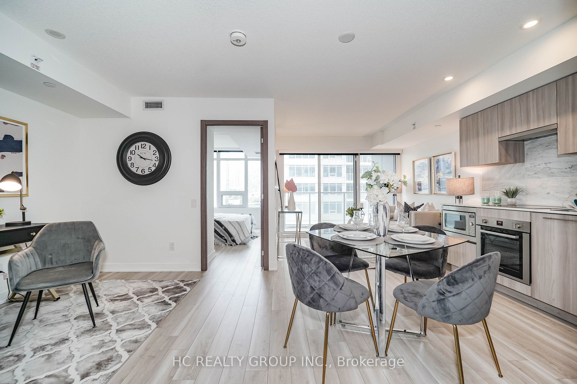 19 Bathurst St, #709