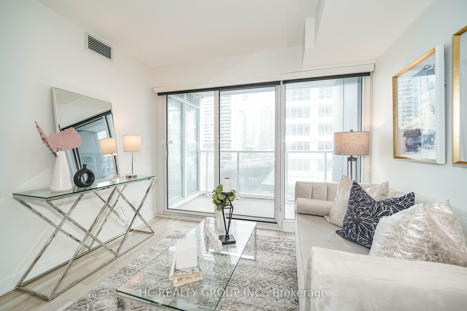 19 Bathurst St, #709