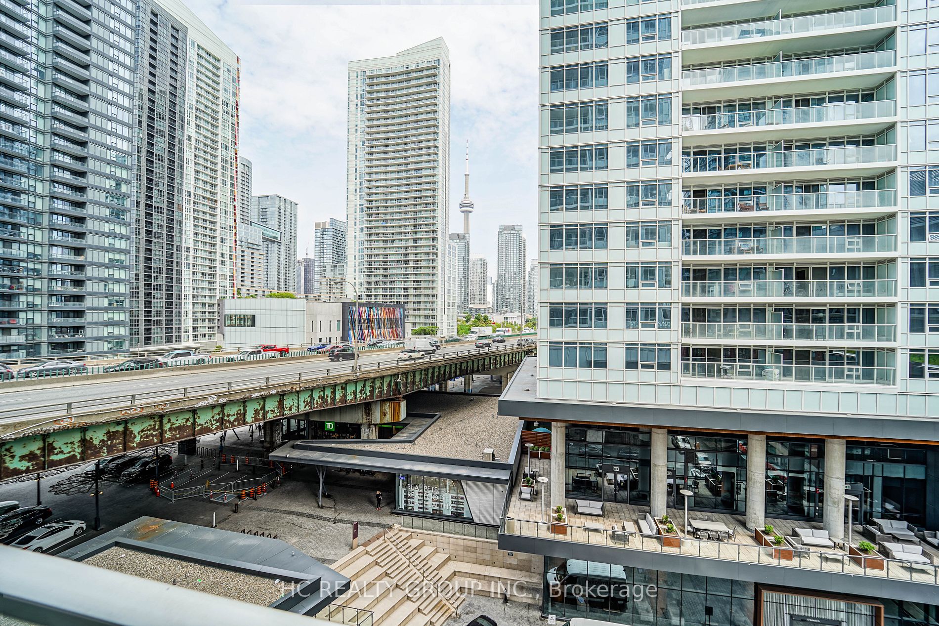 19 Bathurst St, #709