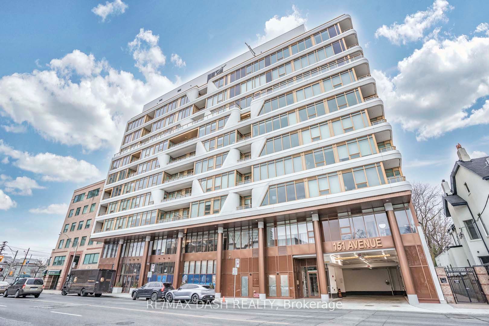 151 Avenue Rd, #205