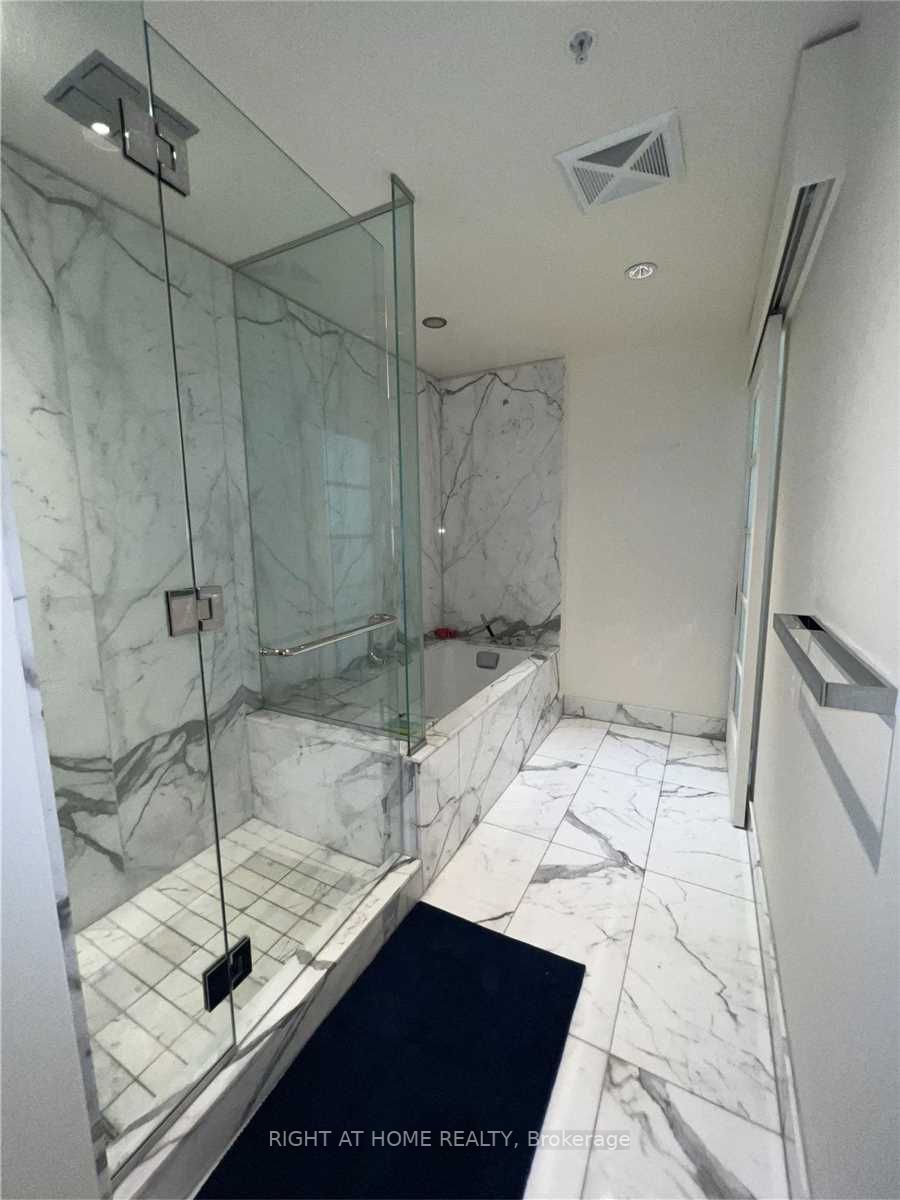 180 University Ave, #4102