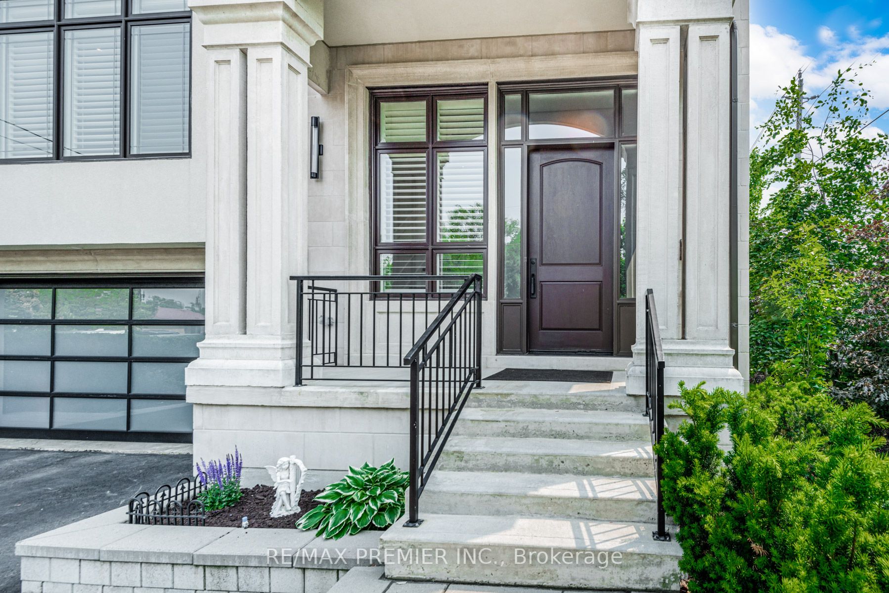 111 Codsell Ave