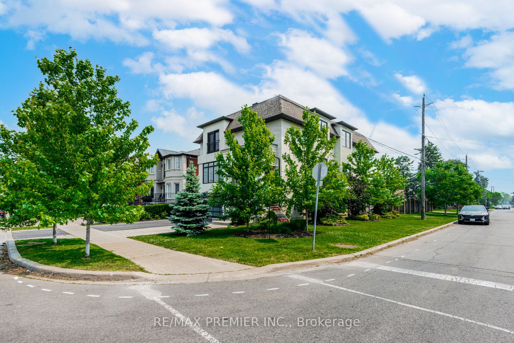 111 Codsell Ave
