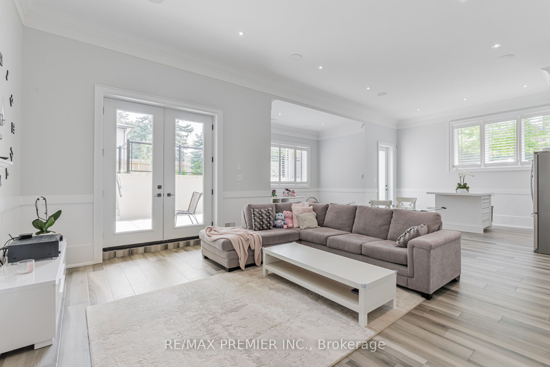 111 Codsell Ave