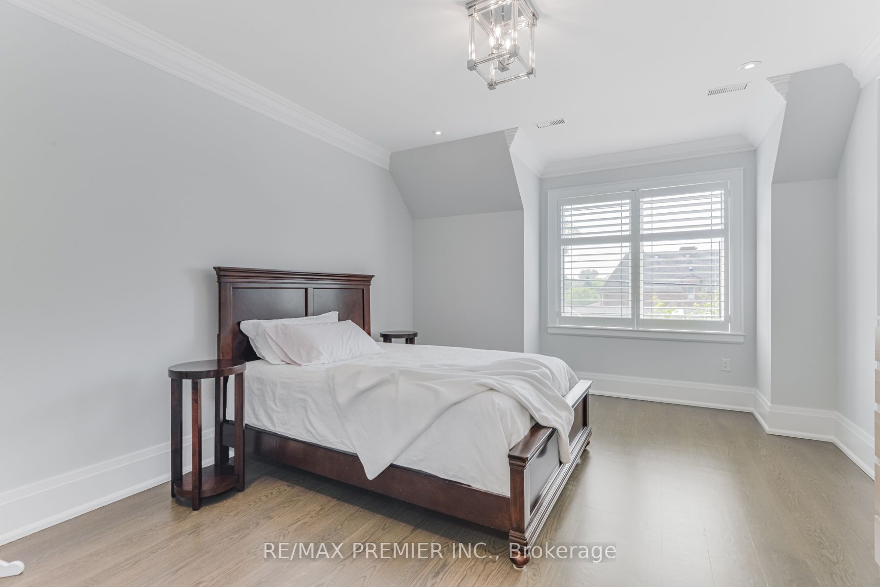 111 Codsell Ave