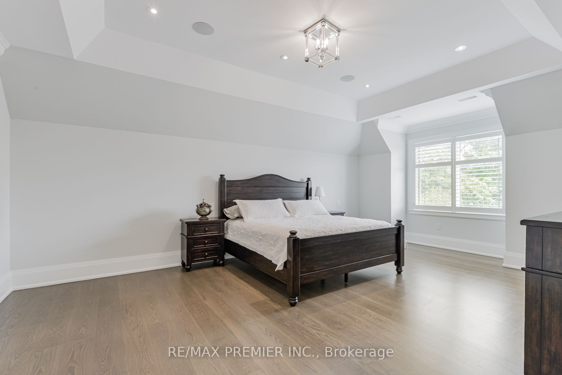 111 Codsell Ave