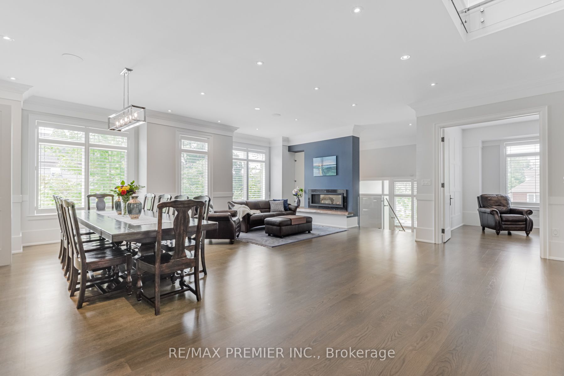 111 Codsell Ave