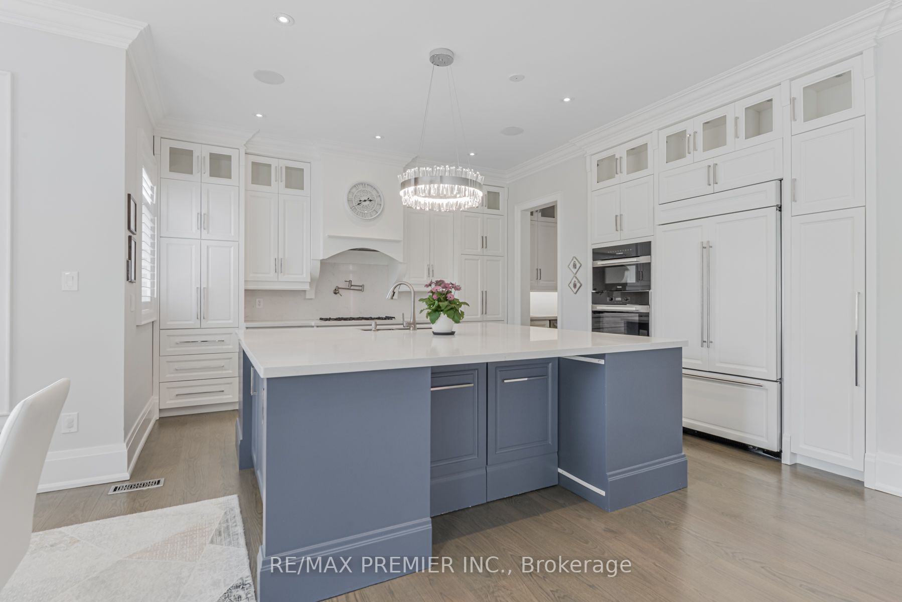 111 Codsell Ave