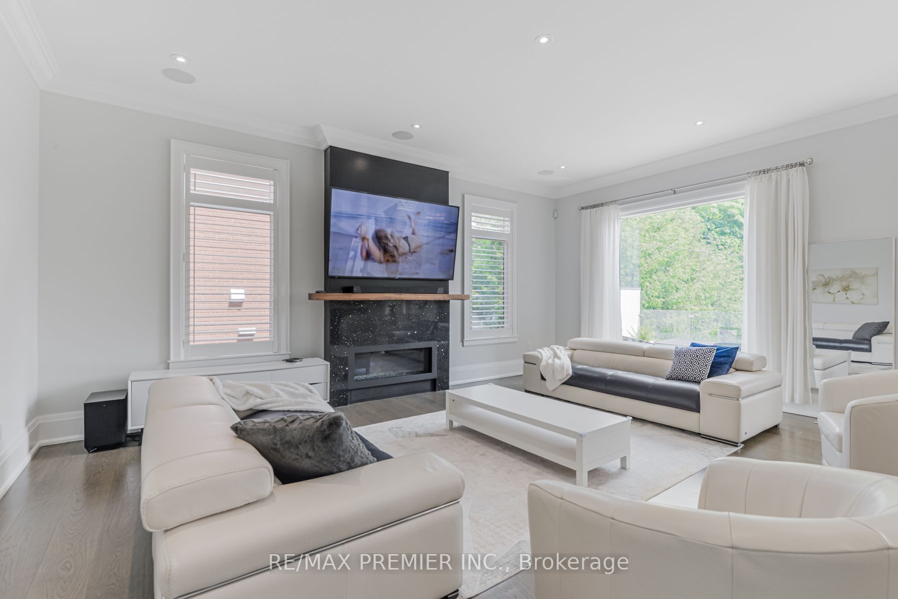 111 Codsell Ave