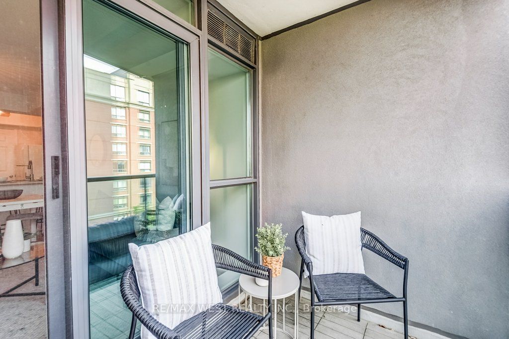 30 Harrison Garden Blvd, #701