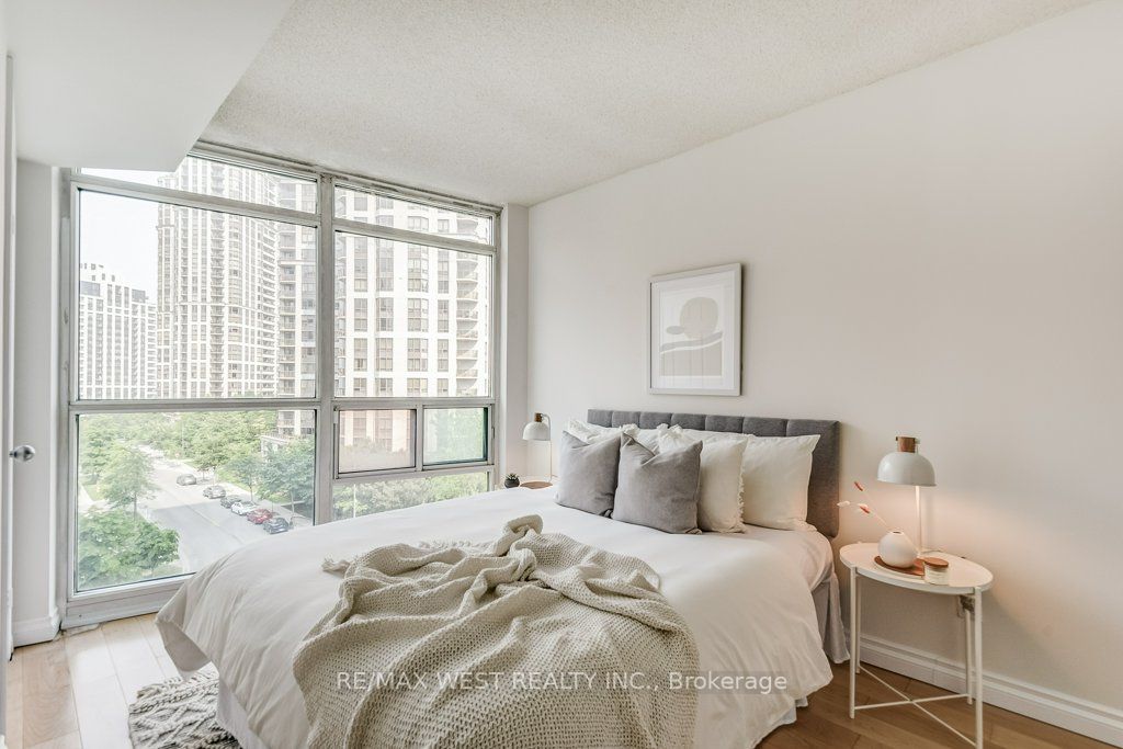 30 Harrison Garden Blvd, #701