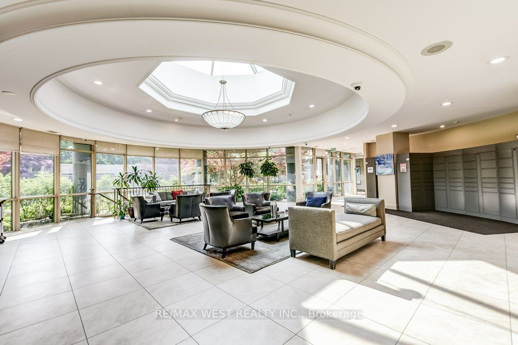 30 Harrison Garden Blvd, #701
