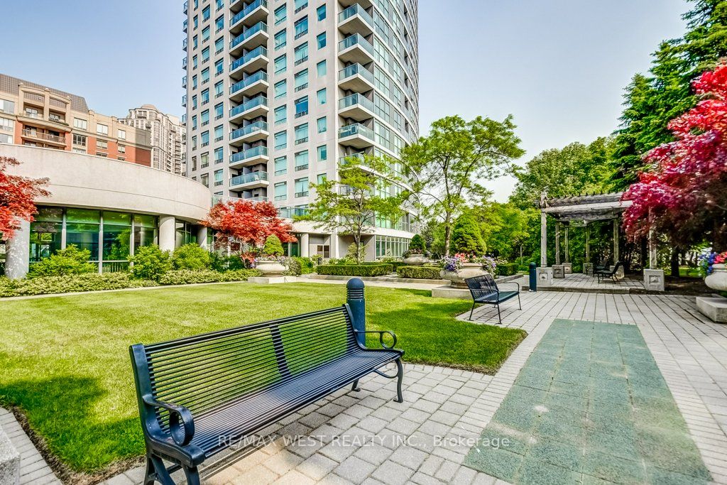 30 Harrison Garden Blvd, #701