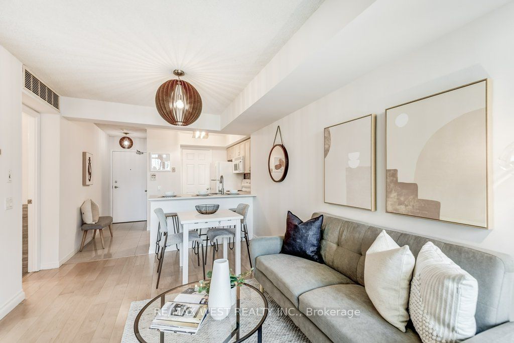 30 Harrison Garden Blvd, #701