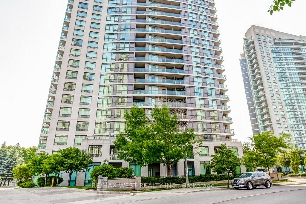 30 Harrison Garden Blvd, #701
