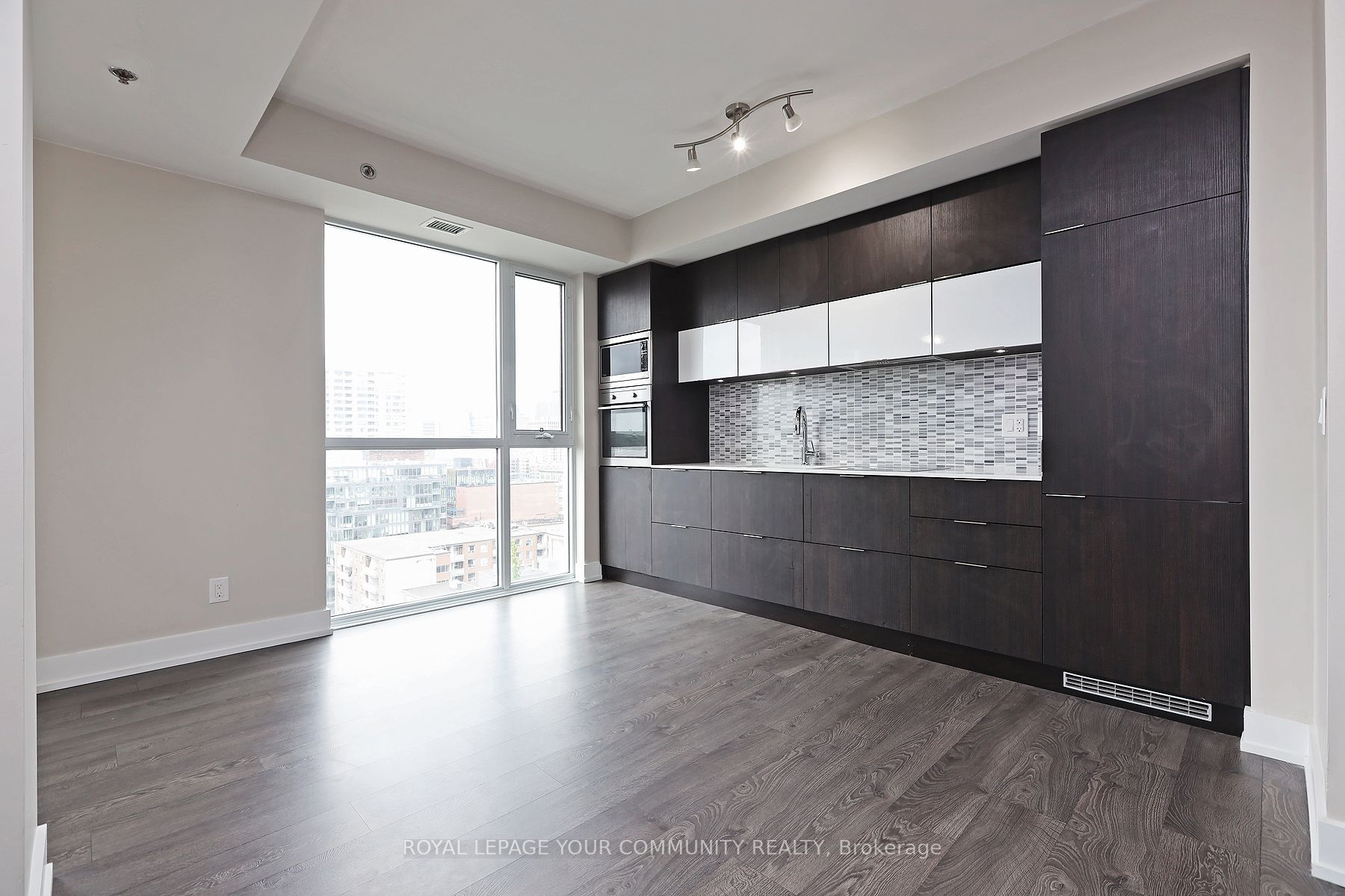 318 Richmond St W, #1212