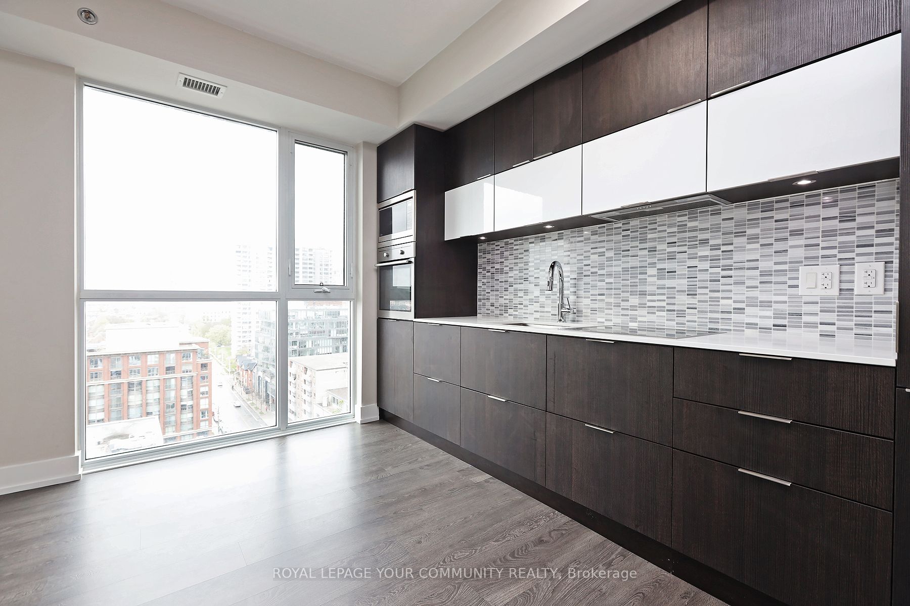 318 Richmond St W, #1212