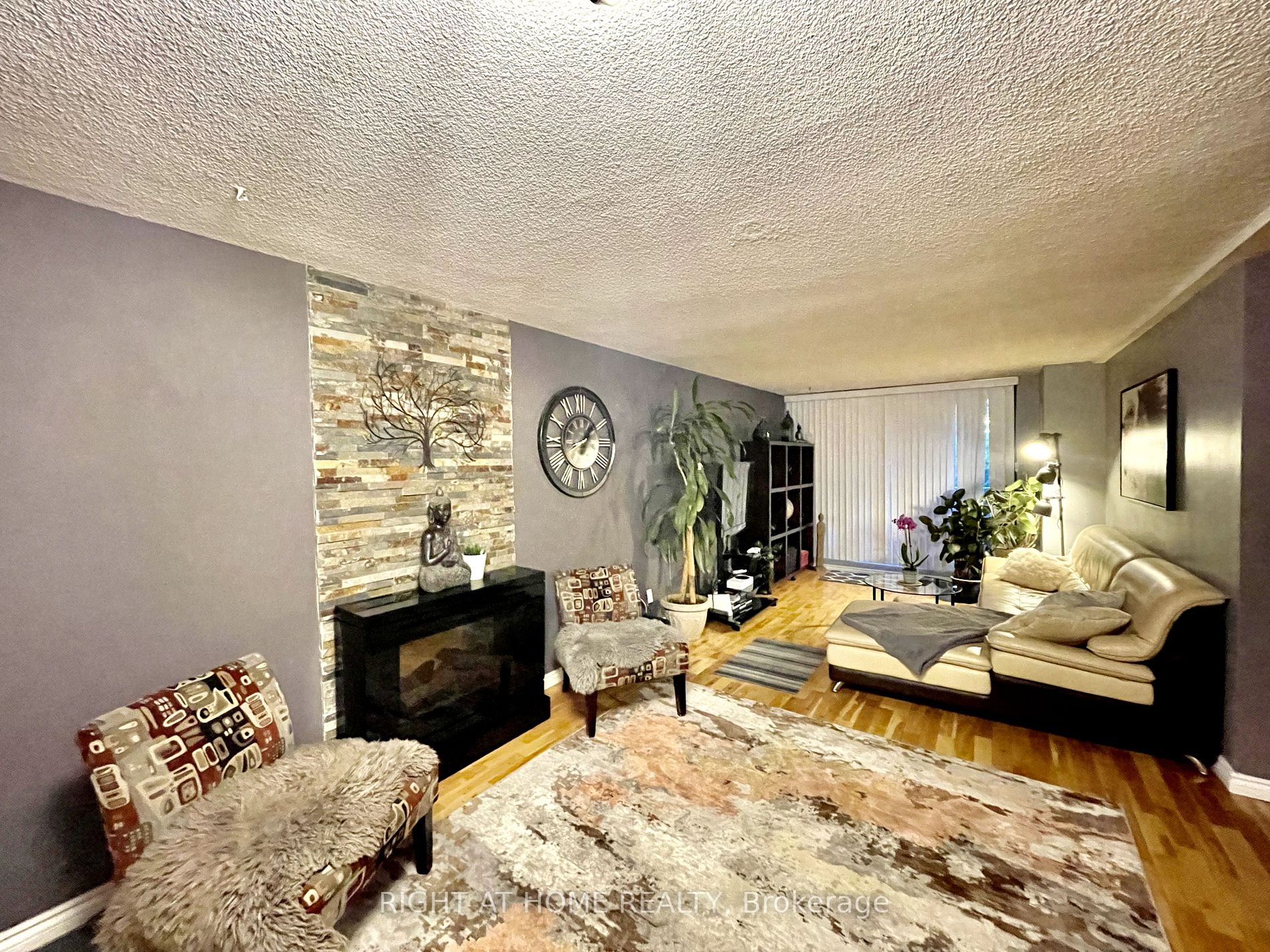 10 Tangreen Crt, #506