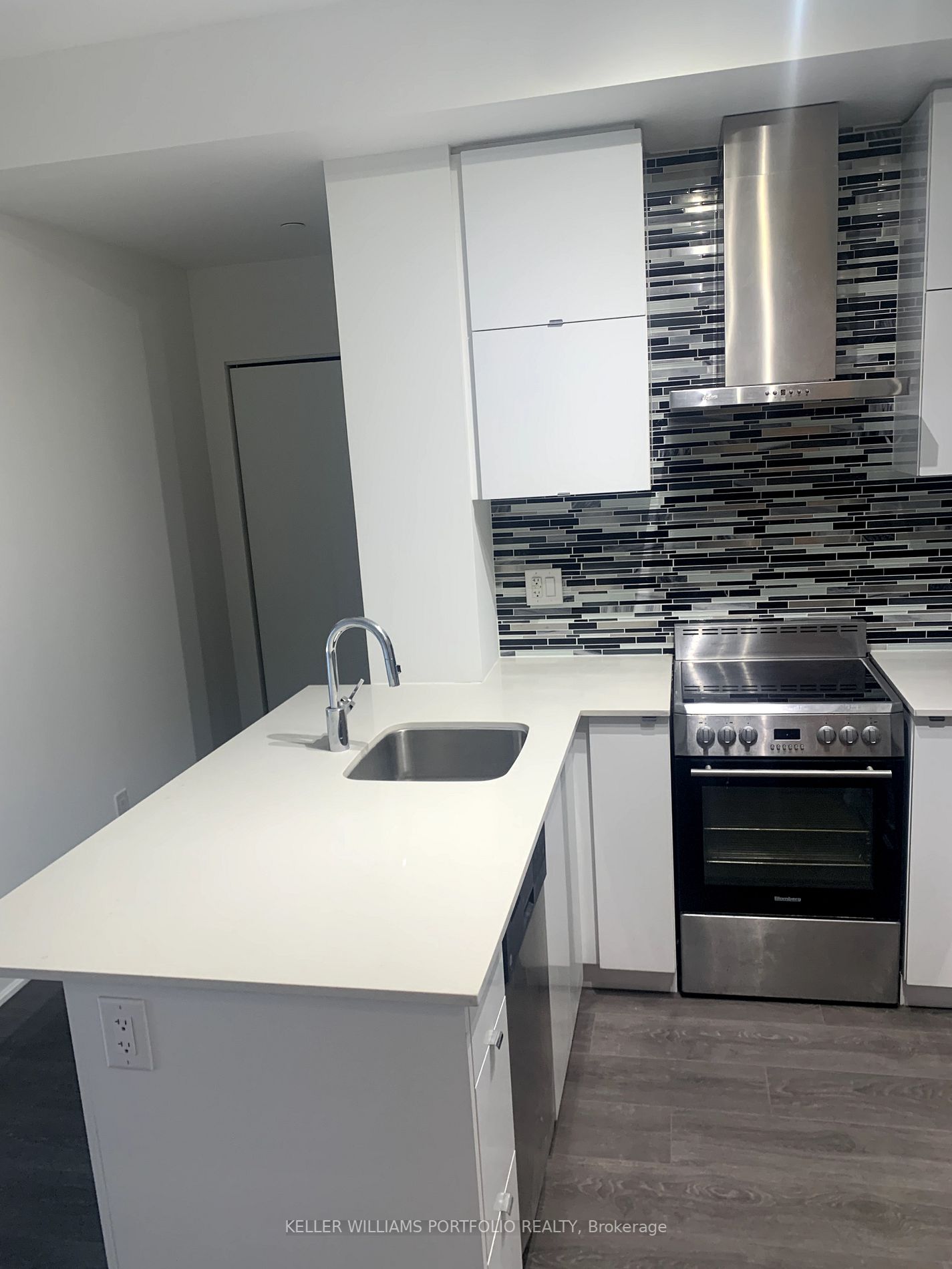 51 East Liberty St, #1511