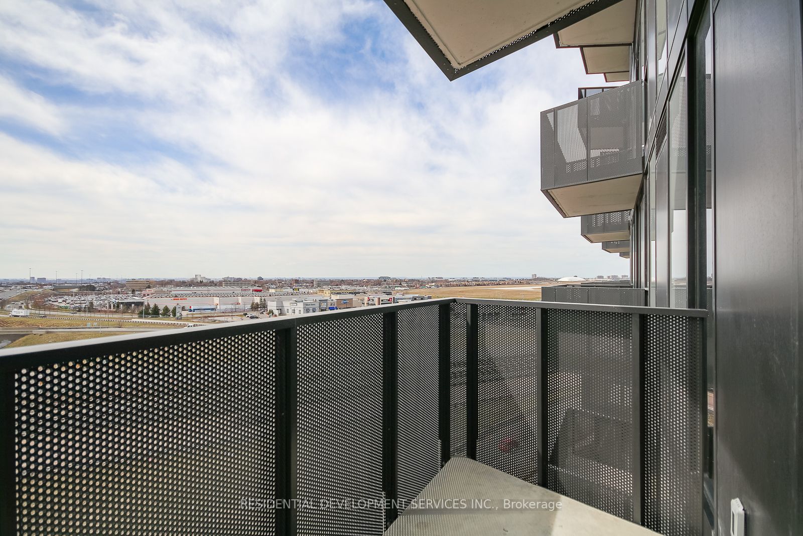 30 Tretti Way, #907
