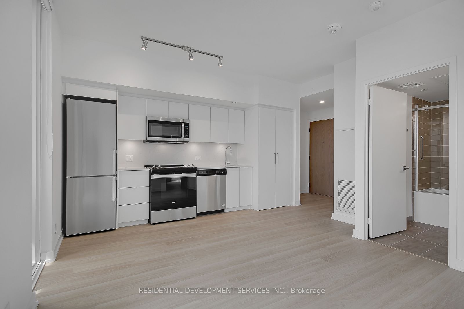 30 Tretti Way, #907
