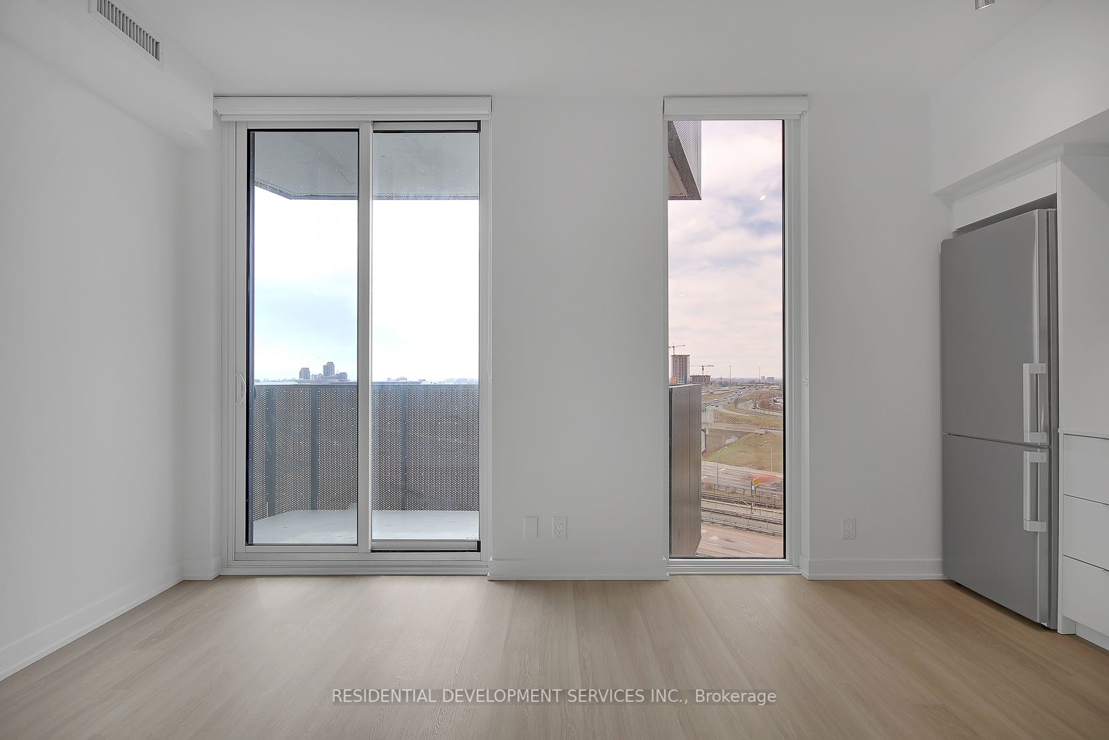 30 Tretti Way, #907