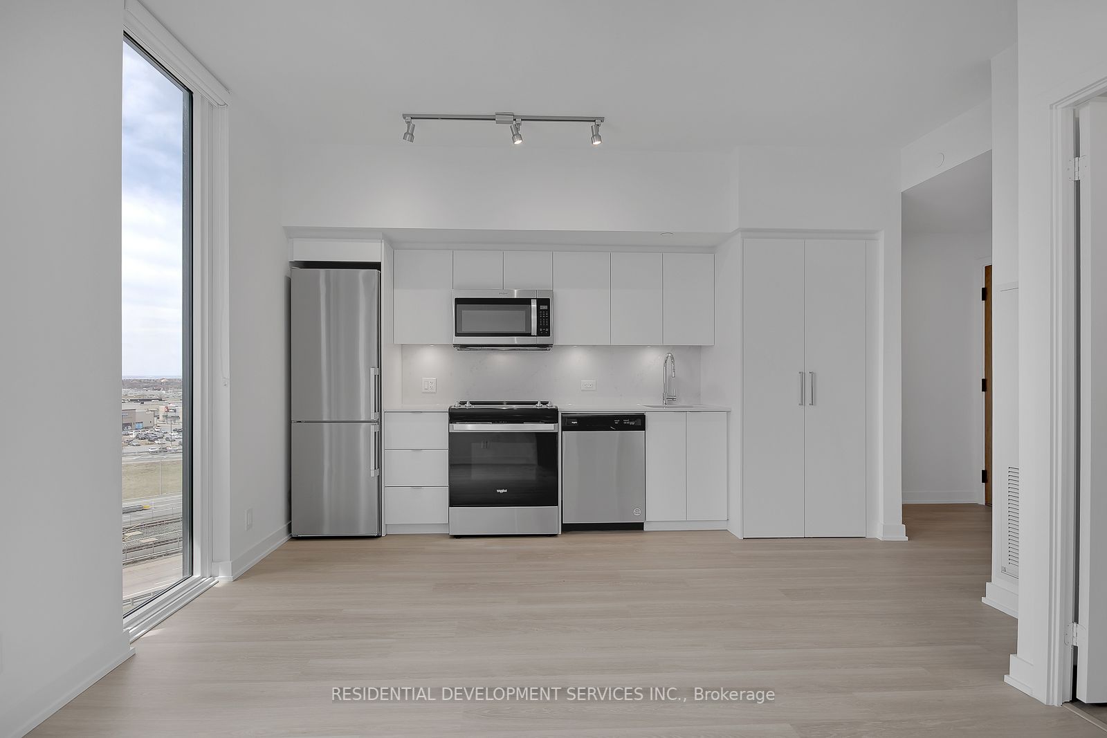 30 Tretti Way, #907
