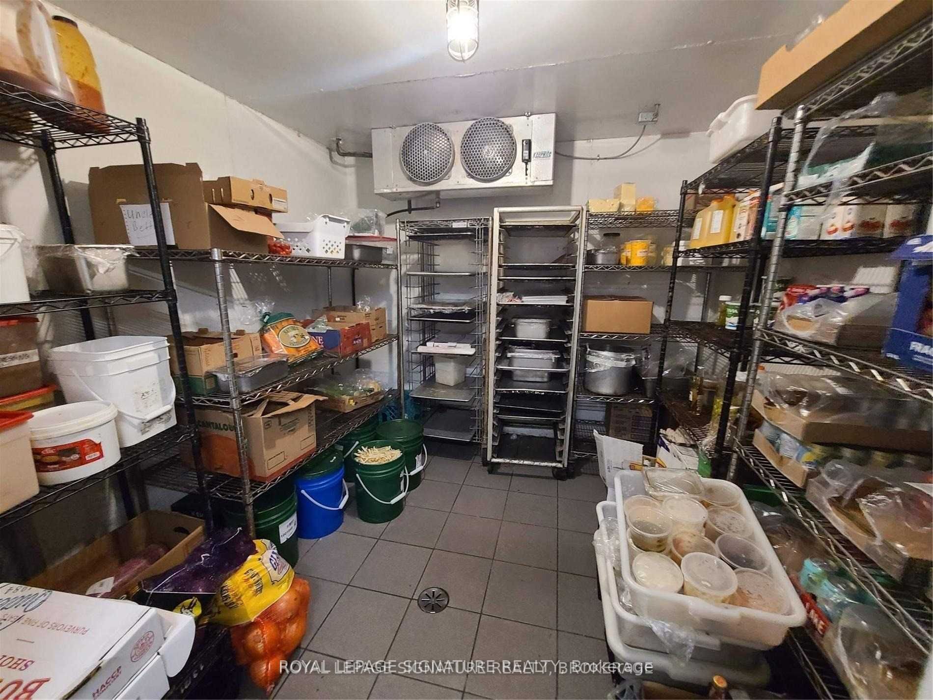 2590 Yonge St, #M4P2J3