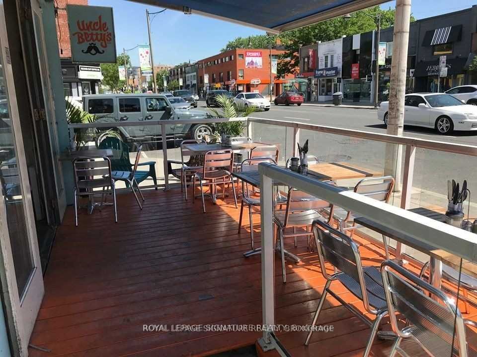 2590 Yonge St, #M4P2J3