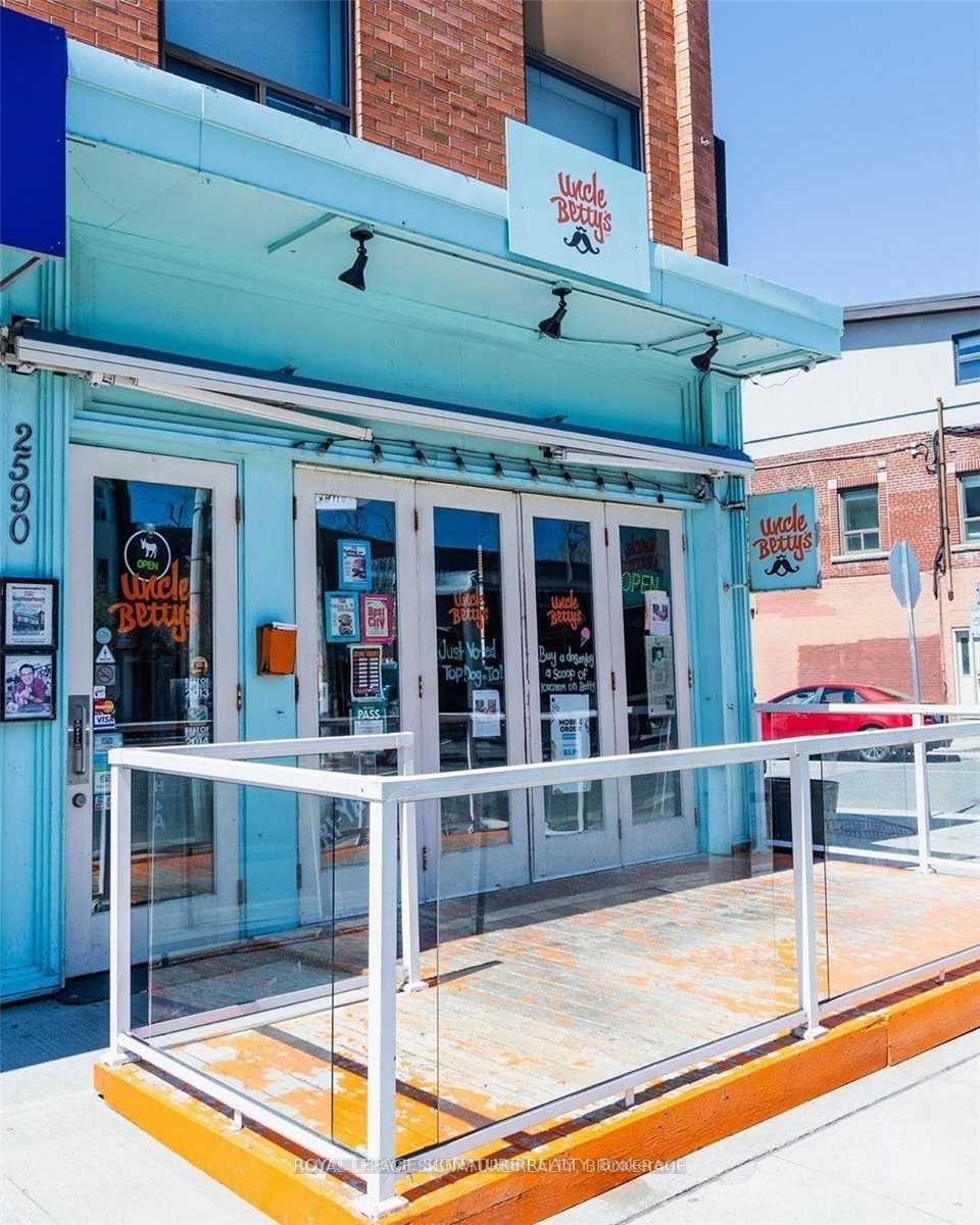 2590 Yonge St, #M4P2J3